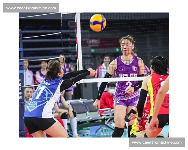 教练组的秘密武器!排球友谊赛,他们想验证什么